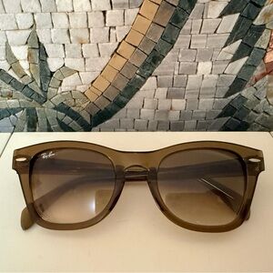 Ray-Ban Olive Sunglasses